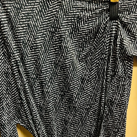 VERSACE BELTED DETAIL MIDI DRESS - Picture 3 of 3